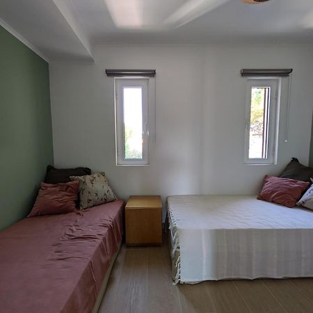 Private Lake Condo Apartment - Tróia Eksteriør billede