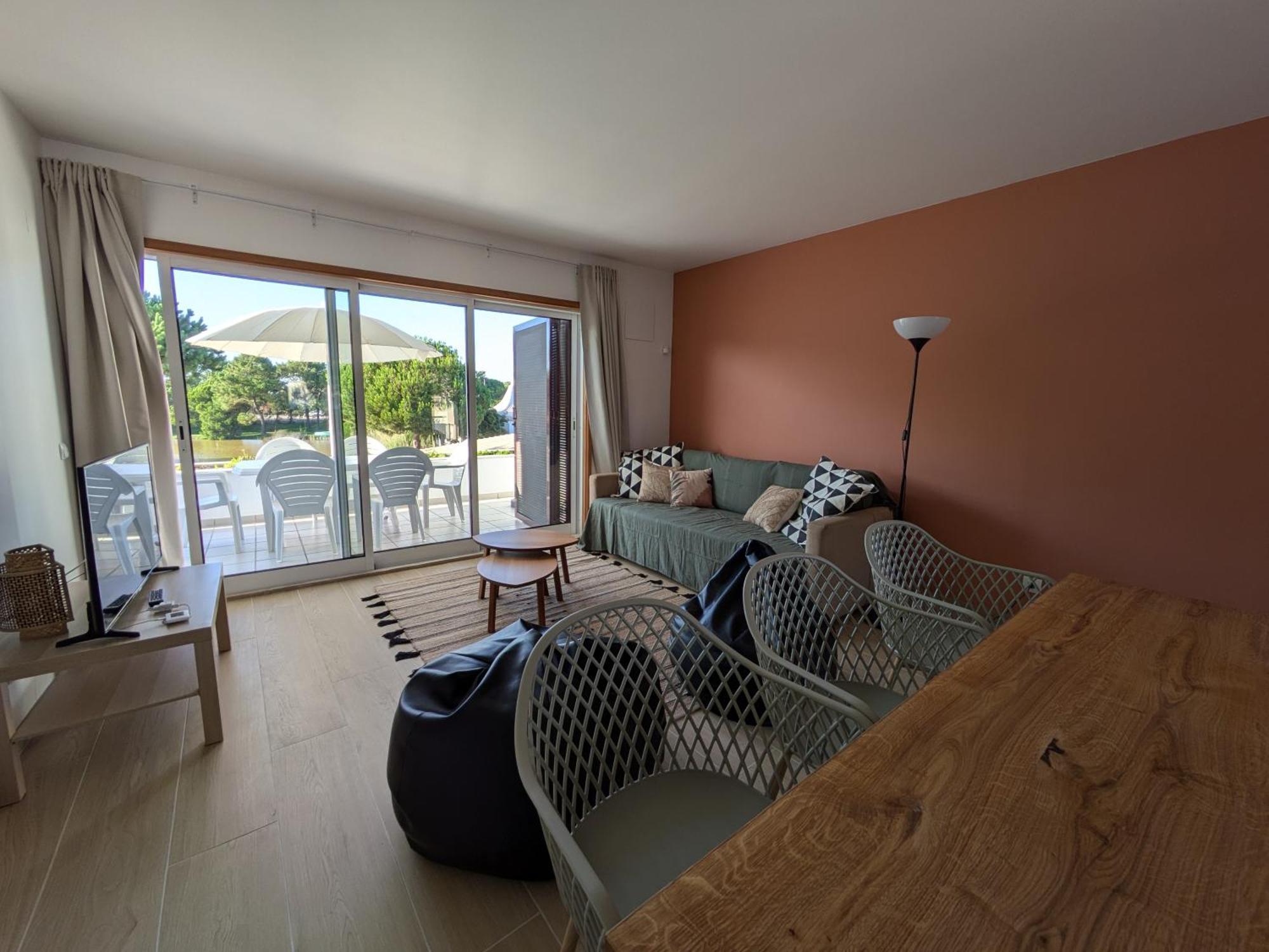 Private Lake Condo Apartment - Tróia Eksteriør billede