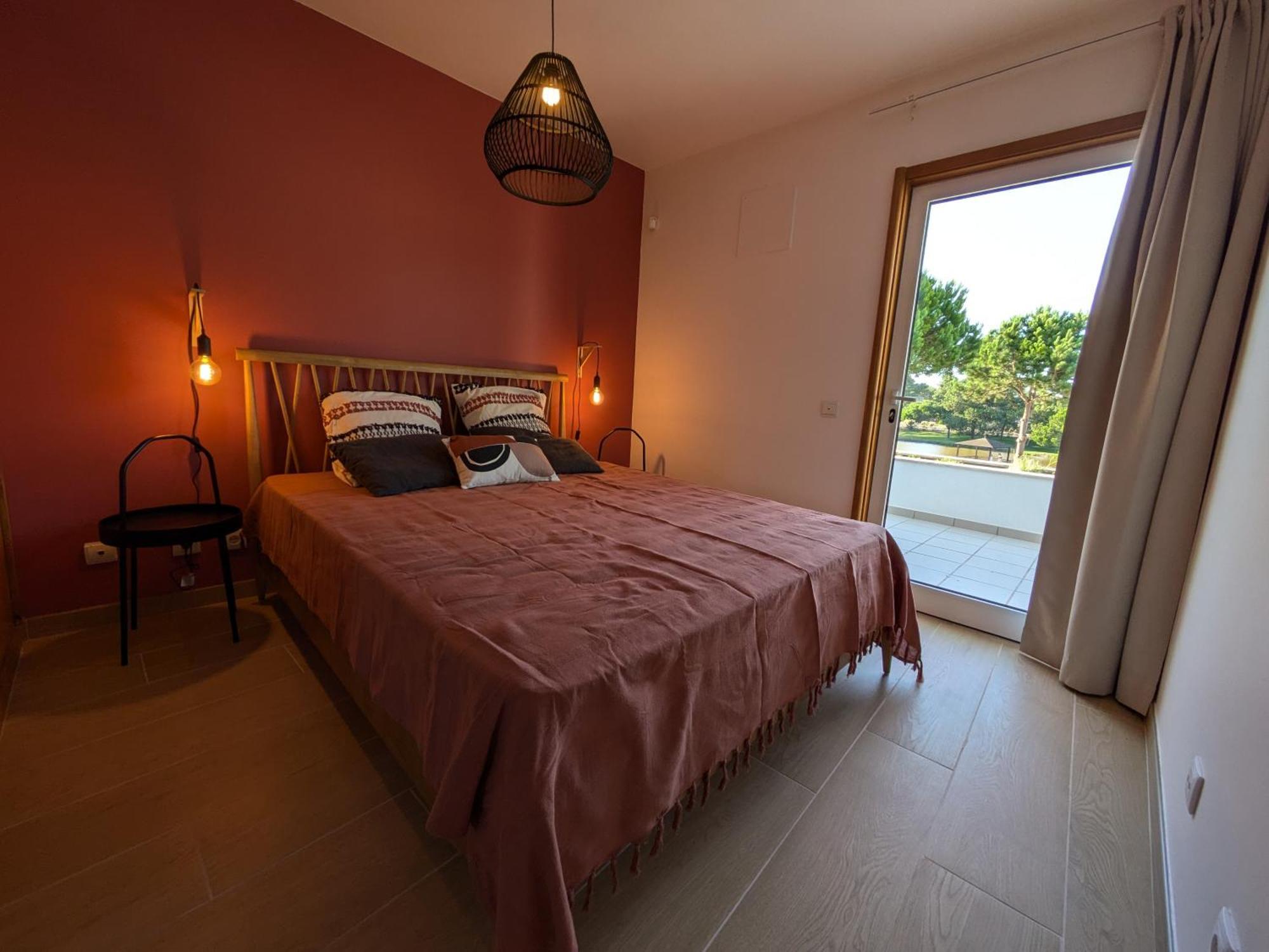 Private Lake Condo Apartment - Tróia Eksteriør billede
